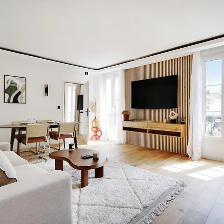 Apartment 13 - Beautiful L013 *