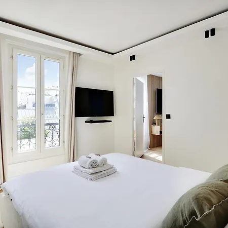 Apartment 13 - Beautiful L013 *